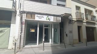Local commercial  Calle de pérez galdós. Local alquiler centro don benito