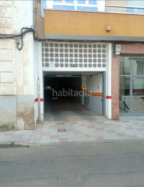 Foto c10b3c1c-23d1-4b77-820d-c68013b3696e. Aparcament cotxe a Don Benito