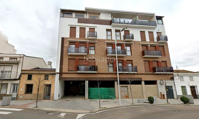 Foto d7edefeb-c37d-4ec4-8ad1-f2eefb53969c. Aparcament cotxe a calle barrial 5 a Don Benito