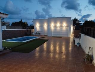 Casa en Fondo Somella. Exclusiva reforma integral de casa a estrenar con piscina y casa