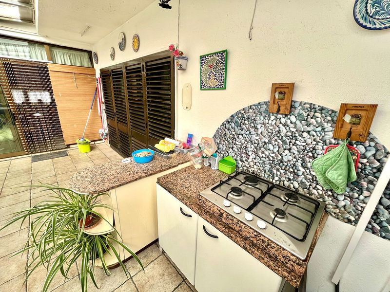 Foto 1e269768-d147-4201-962b-f5d0c0196928. Casa amb xemeneia calefacció aparcament a Sant Vicenç de Castellet