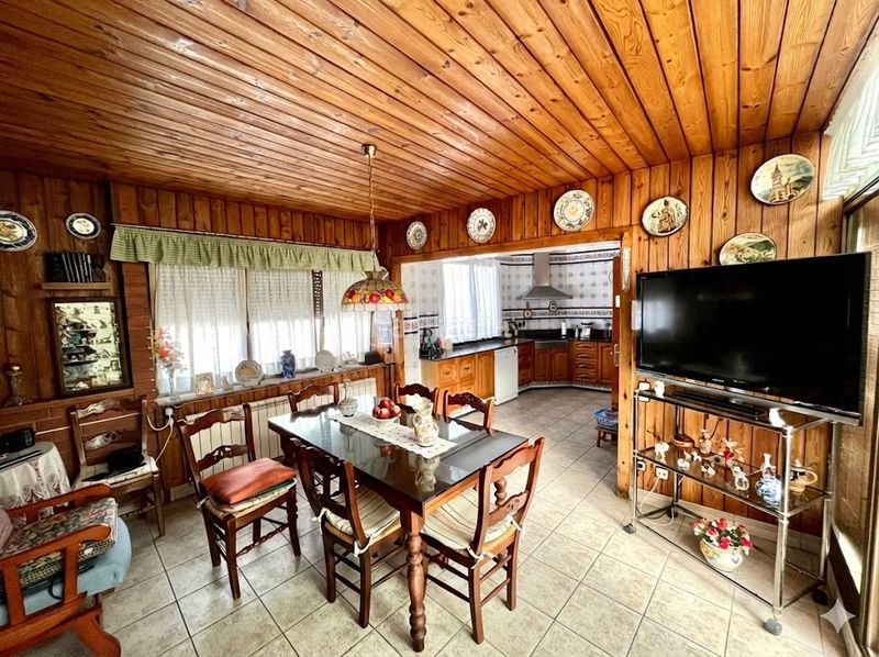 Foto caeed6cc-5048-4cb3-ba35-c4b297691c92. Casa amb xemeneia calefacció aparcament a Sant Vicenç de Castellet