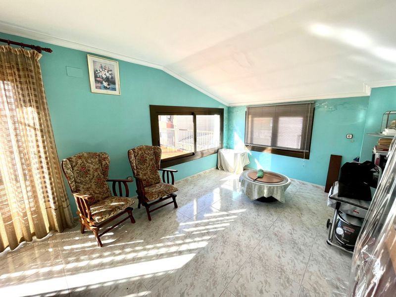 Foto eb2d005b-c07a-490e-a393-23f5b7cb5a4f. Casa amb xemeneia calefacció aparcament a Sant Vicenç de Castellet