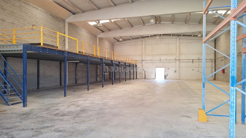 Foto c0d9692e-6a25-49f8-93bc-2483056348f4. Rent industrial building in Bellvei