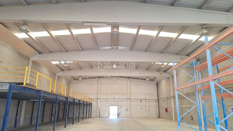 Foto f3f497d4-1e1a-4ef6-ba4c-9ee72dee4419. Rent industrial building in Bellvei