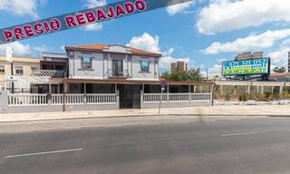 Local Comercial a Avenida adolfo díaz ambrona 36. Restaurante casa azcona