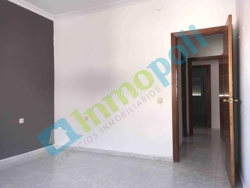 Foto ec987c2a-2a87-40ff-aa46-352b8feb6c43. Flat in pedanías de Badajoz Badajoz