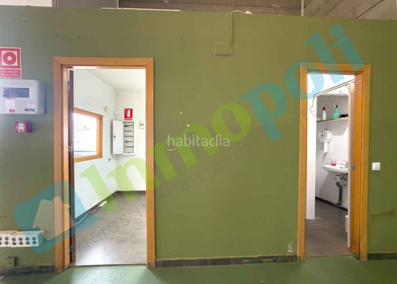 Foto 7d3fdaa9-071f-48d9-befb-eaba1a716c59. Lloguer nau industrial a La Estación Badajoz