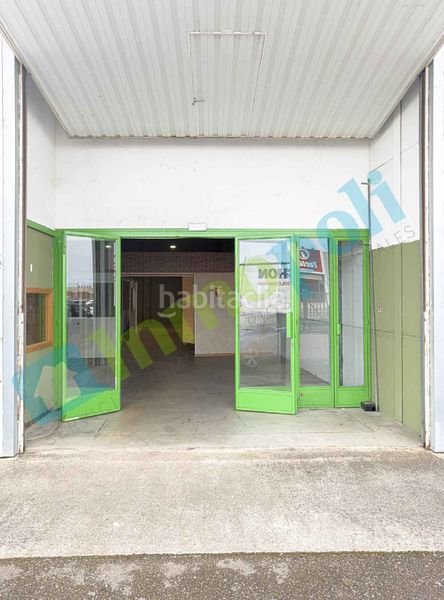Foto b35d757a-2232-4b8a-8cd6-eba4ab31dab7. Lloguer nau industrial a La Estación Badajoz