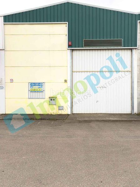 Foto cc994992-e1ae-4a7e-99e5-b609fa9364d6. Lloguer nau industrial a La Estación Badajoz