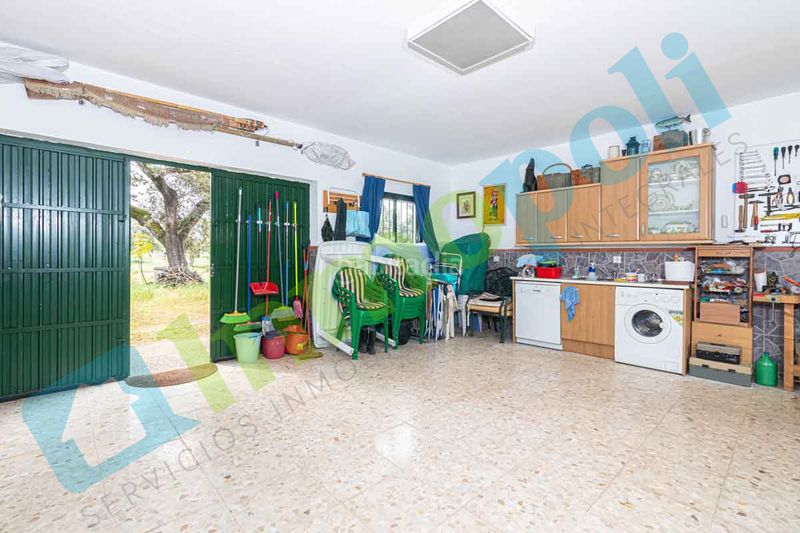 Foto 0c207ecf-1b3c-47ad-868c-d3f75ad309bb. Xalet amb xemeneia aparcament a pedanías de Badajoz Badajoz