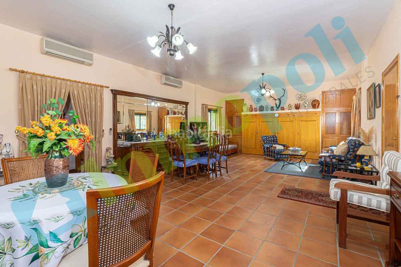 Foto 79eb8274-26ea-4ee9-a4cf-f612f5db6fce. Xalet amb xemeneia aparcament a pedanías de Badajoz Badajoz