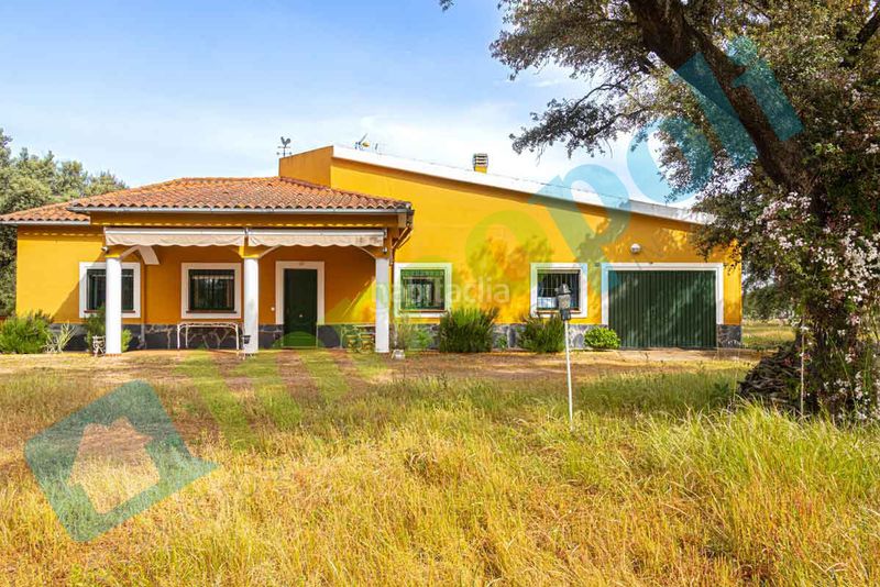 Foto d0f7c769-9df4-42d9-a0c5-72db58b0a75a. Xalet amb xemeneia aparcament a pedanías de Badajoz Badajoz