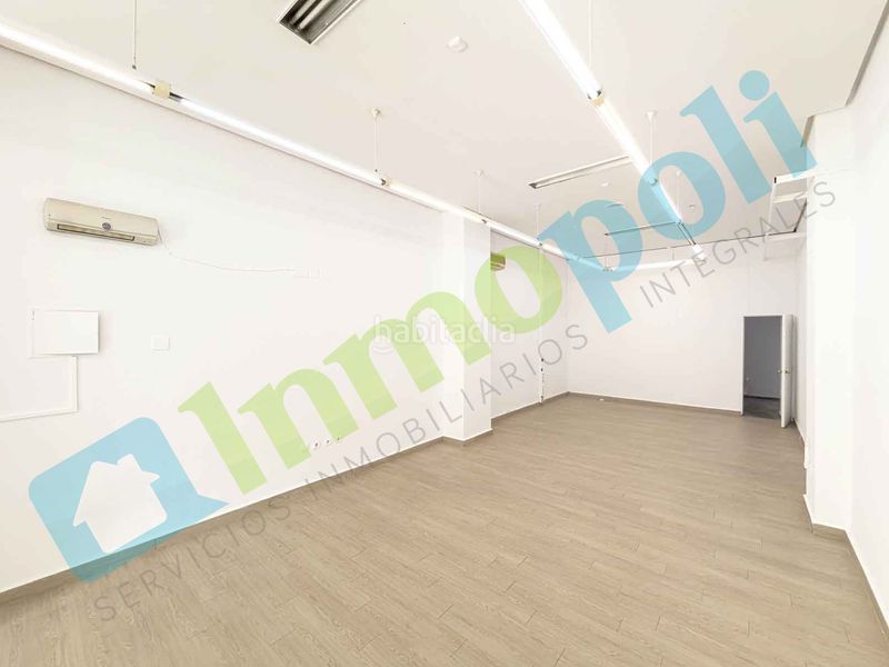 Foto d0474da6-5902-407a-b333-c7b3191f2c62. Lloguer local comercial a Maria Auxiliadora - Barriada de Llera Badajoz