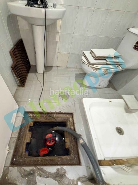 Foto eafda751-1c3c-4208-bfa3-97d2ad87b04e. Lloguer local comercial a Maria Auxiliadora - Barriada de Llera Badajoz