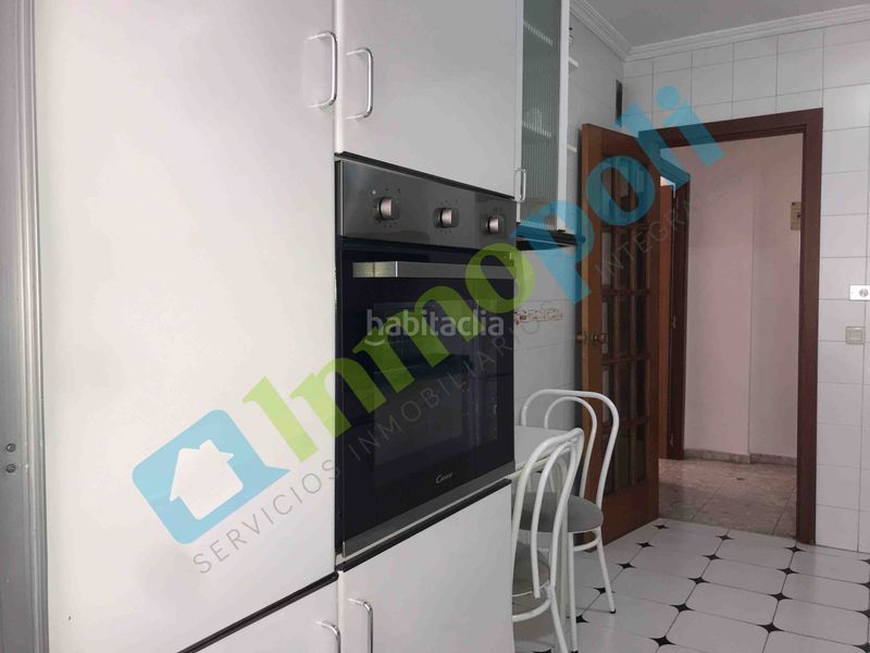 Foto 2e0a12d7-e26d-45ba-bf9d-e0f939639186. Rent flat in Valdepasillas - La Paz - Huerta Rosales Badajoz