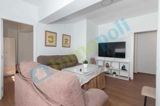 Miete Etagenwohnung in Ciudad Jardín. Alquiler piso amueblado 3 dormitorios 1 baño para estudiantes. z