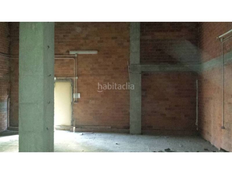 Foto 0caf5131-74b8-4c0b-b134-9fb4596b6101. Lloguer local comercial a O Milladoiro Ames