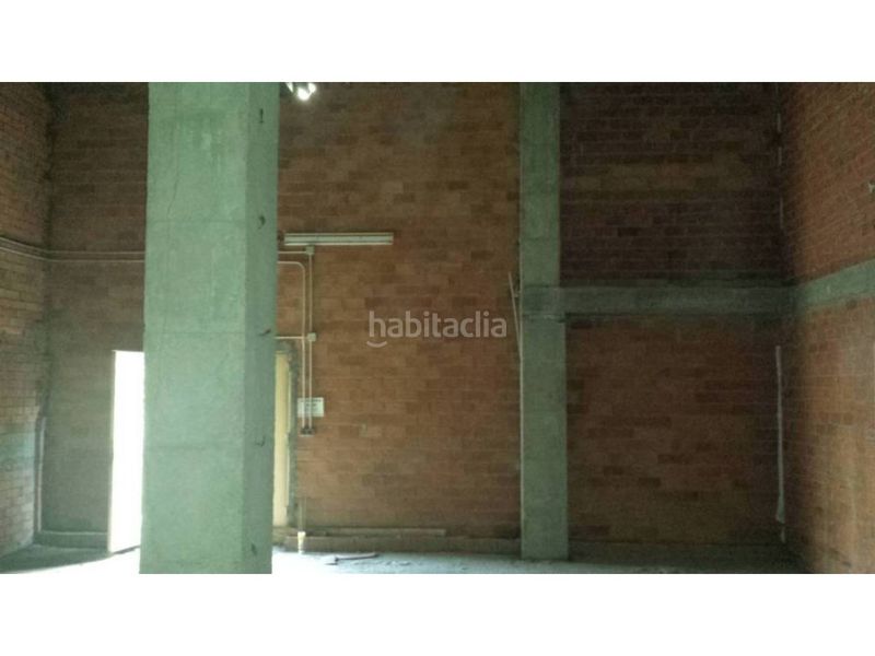 Foto 24193589-46d9-4385-b050-a6b4271ddb8f. Lloguer local comercial a O Milladoiro Ames