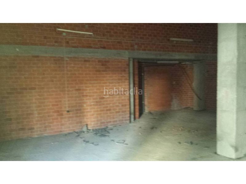 Foto 78d6eecf-e7bf-4c99-9e10-efdce5011cff. Lloguer local comercial a O Milladoiro Ames