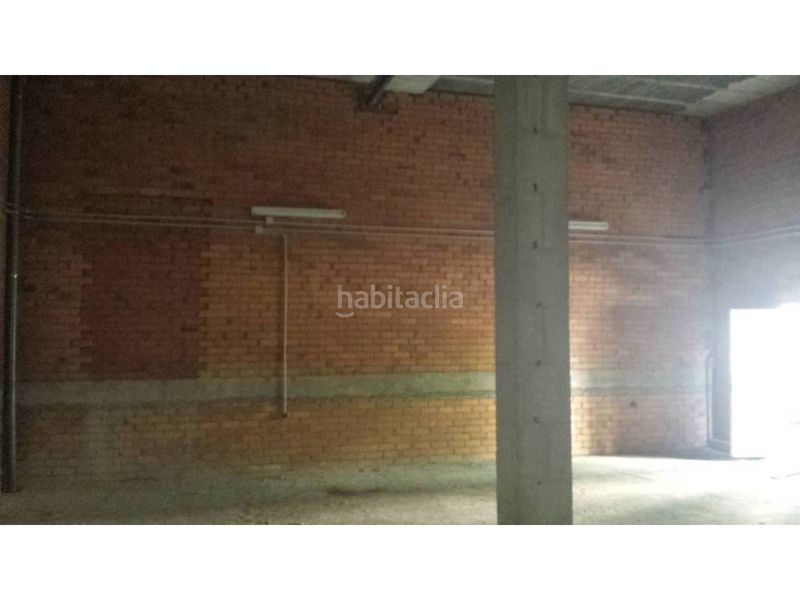 Foto 8c83a87e-aea7-4e7b-86bf-043470927401. Lloguer local comercial a O Milladoiro Ames