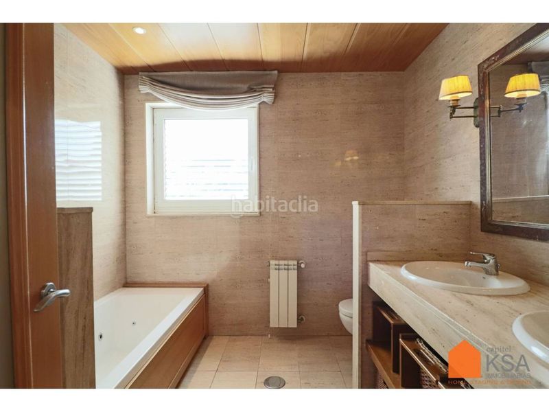 Foto 371e6278-bc7b-4137-8c60-ba8f677237a4. Xalet amb calefacció aparcament piscina a Parroquias de Santiago Santiago de Compostela