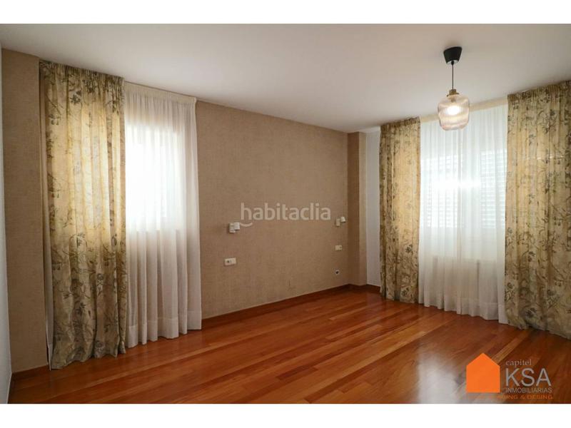 Foto c953450e-94ed-4e3c-bf02-1b20bf11dcf4. Chalet mit heizung parking pool in Parroquias de Santiago Santiago de Compostela