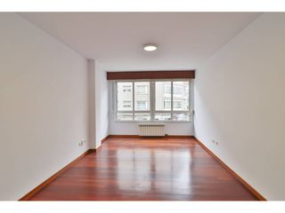 Etagenwohnung in Avenida rosalía de castro 24-26. Oportunidad única! venta de piso en la avenida rosalía de castro