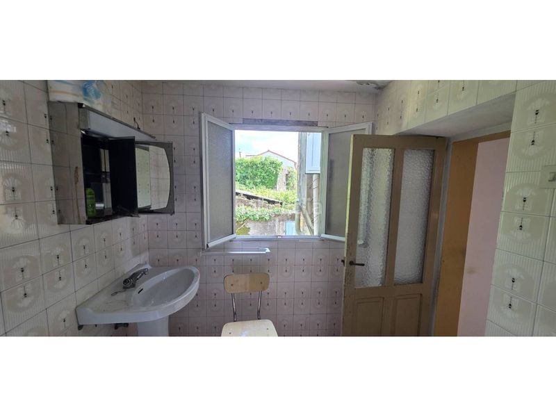 Foto 46fe3ed0-5f89-486a-9ef5-644388882a86. Casa a calle croido 84 a Lousame