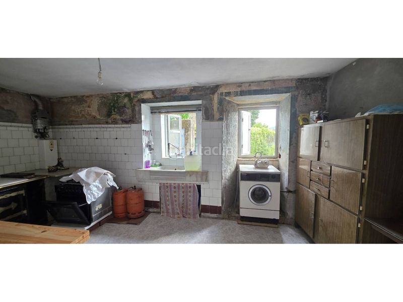 Foto e4cfed61-53bd-40b3-a0a4-ba5eca9d59a3. Casa a calle croido 84 a Lousame