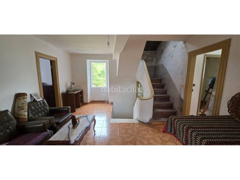 Foto e72bec03-632d-497c-9a1c-ece3eabcc945. Casa a calle croido 84 a Lousame