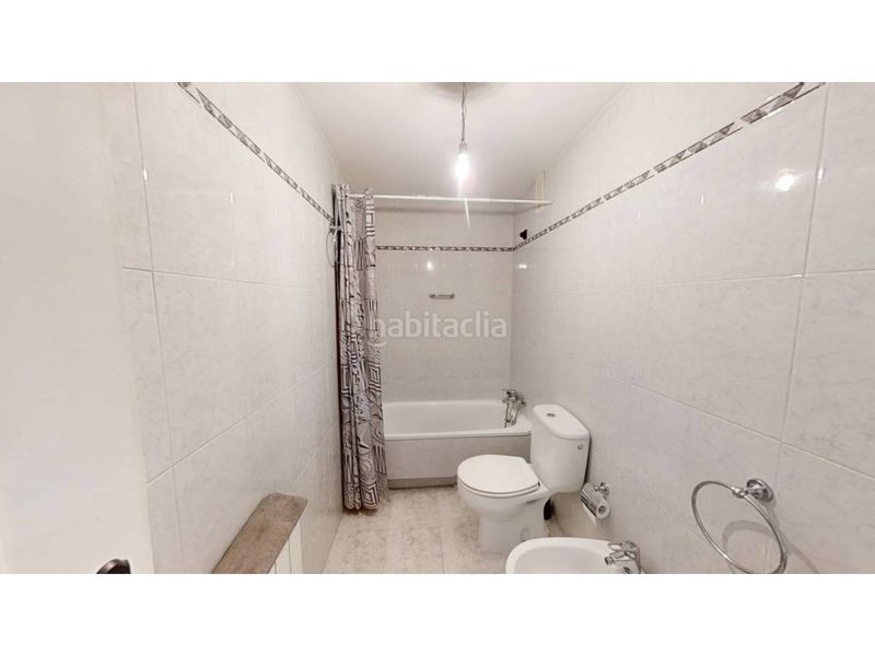 Foto 22db5f2b-2c20-46ca-b4fc-1d9cedc9d314. Flat with heating parking in O Milladoiro Ames