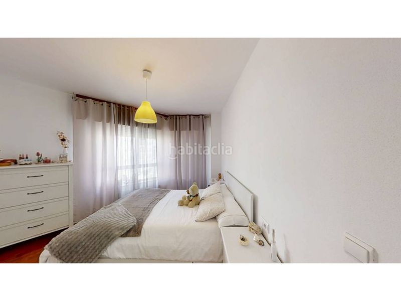 Foto 2ceb3517-1e94-47be-b093-adf29805b039. Flat with heating parking in O Milladoiro Ames