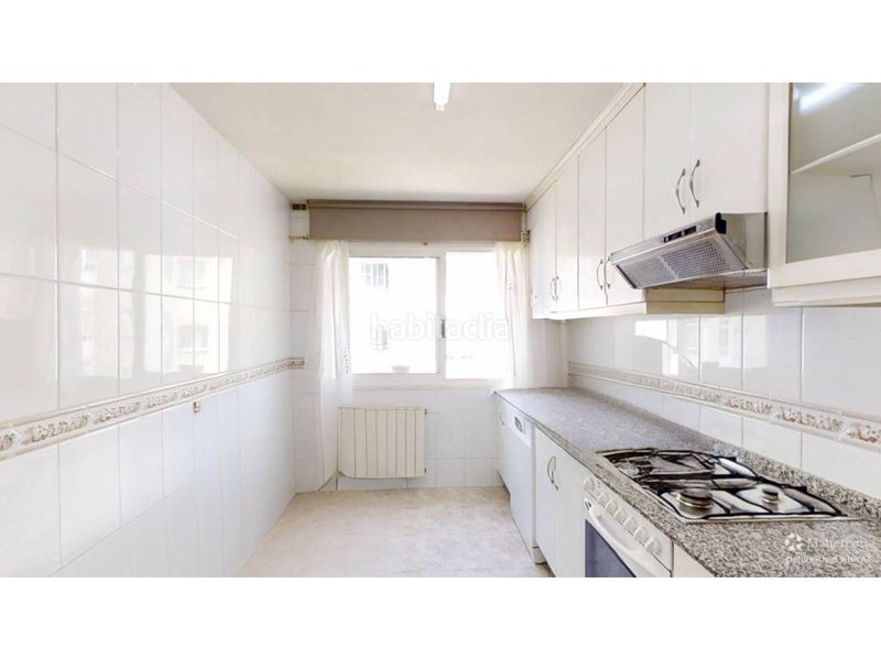 Foto 43bdc671-b19b-4458-bfda-d570795397dd. Flat with heating parking in O Milladoiro Ames