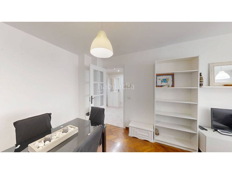 Foto 76c0b314-bba2-4aa3-b187-c739a1a30863. Flat with heating parking in O Milladoiro Ames