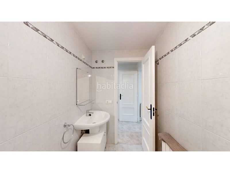 Foto 7c6e555f-2040-4b24-962f-05156649fe1a. Flat with heating parking in O Milladoiro Ames
