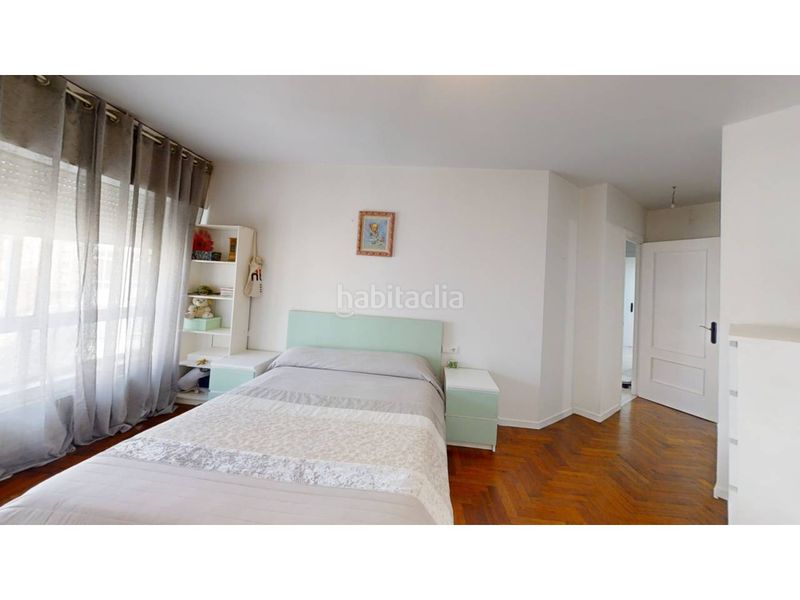 Foto ab5addb9-410b-4f86-8b91-824c96330887. Flat with heating parking in O Milladoiro Ames