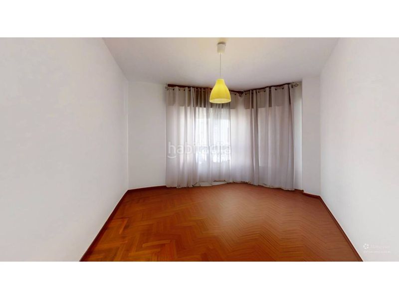 Foto d6521ae0-0a1d-454b-93ac-cf878e5da438. Flat with heating parking in O Milladoiro Ames