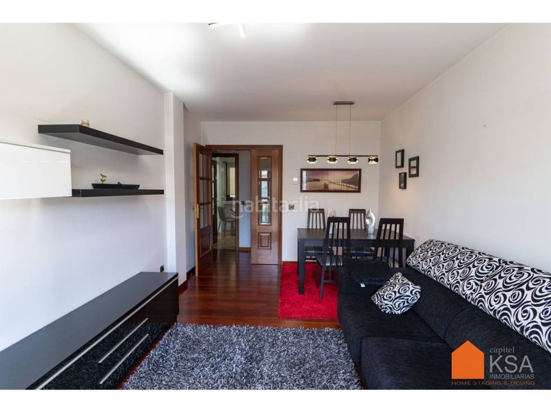 Foto f2f907c8-4ebf-4055-8ac5-16a9a82388ea. Rent flat with heating in O Milladoiro Ames