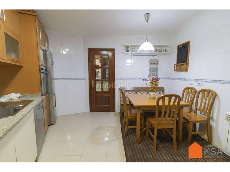 Foto 253a0b84-c127-4fb2-805c-e8c8a78a752b. Rent flat with heating parking in O Milladoiro Ames