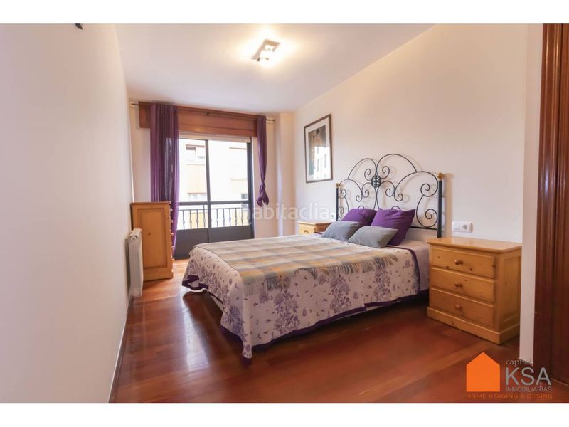 Foto 32d514a8-b628-4f13-98b8-d2b32c98ff89. Rent flat with heating parking in O Milladoiro Ames
