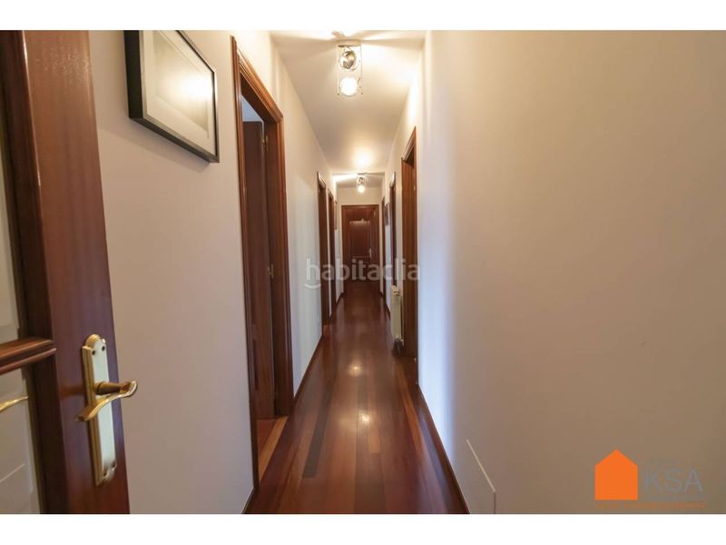 Foto a37b1dc3-e643-45de-a5c9-c209dfc36d2a. Rent flat with heating parking in O Milladoiro Ames