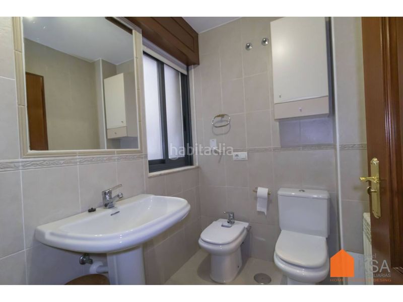 Foto df9594d4-0934-4b09-abdc-c5365b9b2ce6. Rent flat with heating parking in O Milladoiro Ames