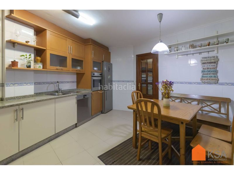 Foto f01d5d63-d9c1-47e4-b47a-ae0c12b4f0c9. Rent flat with heating parking in O Milladoiro Ames