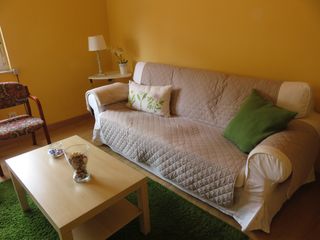 Rent Apartment in Calle santa apolonia 110. Piso reformado y actual.