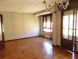 Pis a Calle josé cueto 42. Piso centrico 3 dormitorios 2 baños