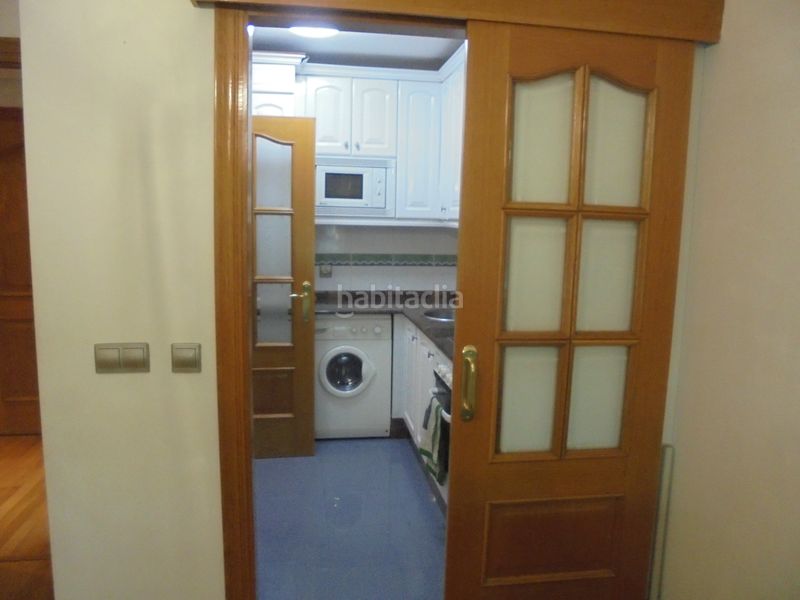 Foto 13af57a6-61c7-4a8a-8d97-280625e15ff8. Lloguer pis amb calefacció aparcament a Centro Avilés