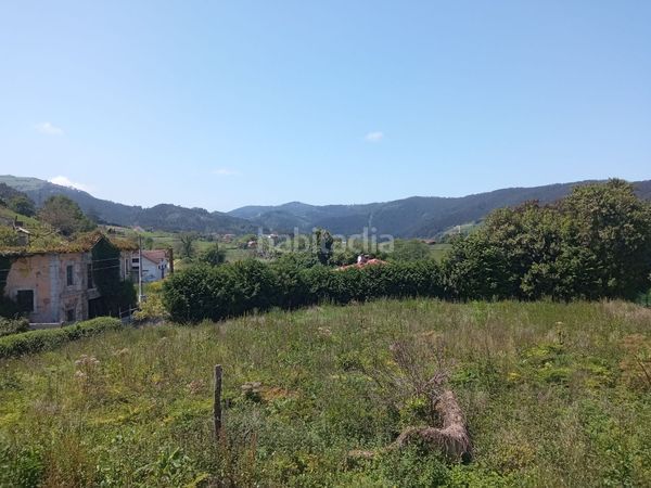Foto e5fafbe4-a584-44d3-9405-32f0fb108645. Masía en camino de la estación 750 casa de 2 plantas + 2 fincas edificables en Cudillero