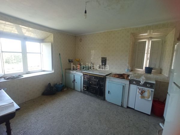 Foto e75cad25-f471-45c8-826e-90c1e8655a90. Masía en camino de la estación 750 casa de 2 plantas + 2 fincas edificables en Cudillero