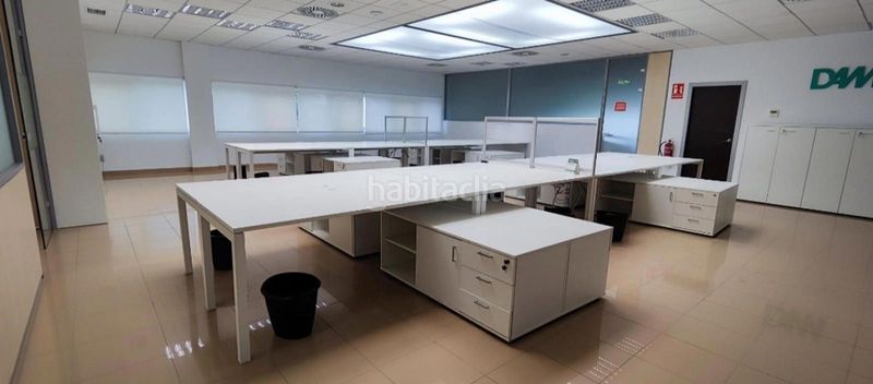 Foto a4b241eb-f785-4208-8795-3a6260075c47. Lloguer edifici a Parc Tecnològic Paterna
